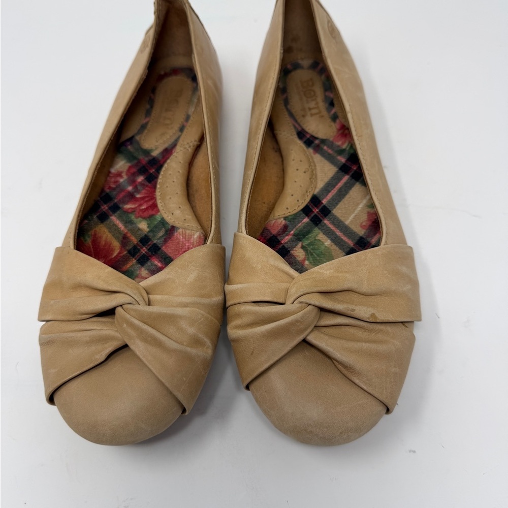 Born Beige Knot-Front Women's Ballet Flats size 8.5